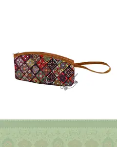 کیف ارایشی ترمه طرح سنتی
