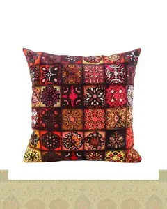 کاور کوسن طرح نقوش سنتی چهارخونه
