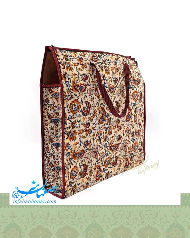 عکس ساک هدیه قلمکار طرح سنتی ابعاد 50×50 سانتیمتر