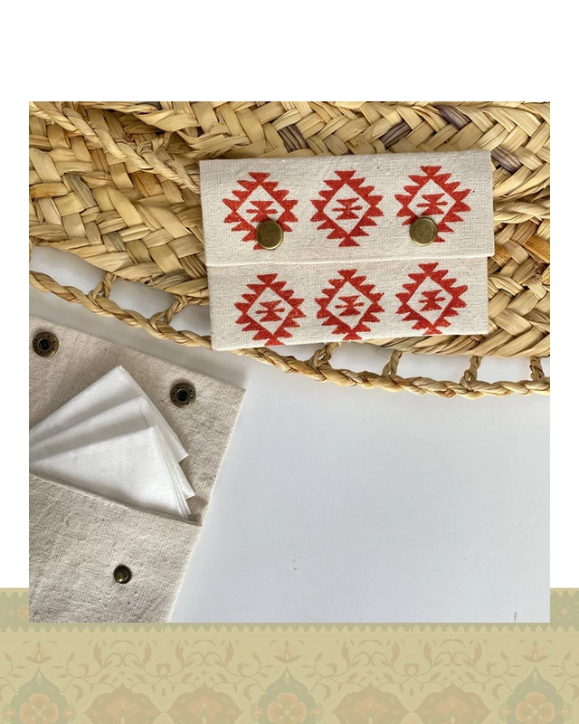 جای دستمال جیبی دکمه دار طرح خشتی