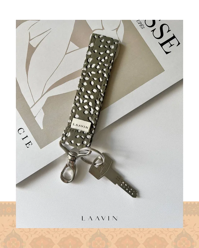 عکس لنیارد ( Lanyard ) – کد 8000