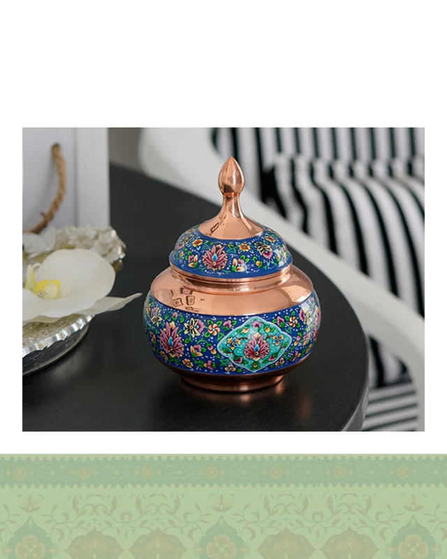 قندان مس و پرداز بزرگ در دیارلند