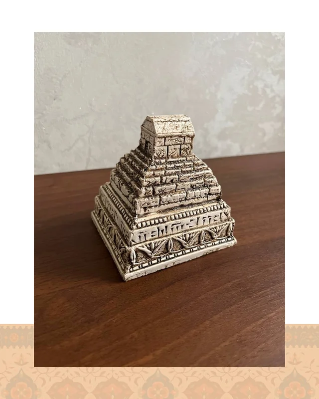 مجسمه مقبره کوروش ( سایز بزرگ ) در دیارلند