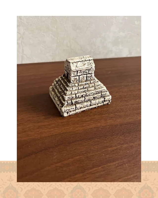 مجسمه مقبره کوروش ( سایز کوچیک ) در دیارلند
