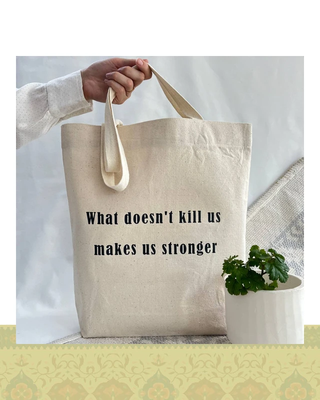 توتبگ طرح What doesn’t kill us makes us stronger - بدون کفی